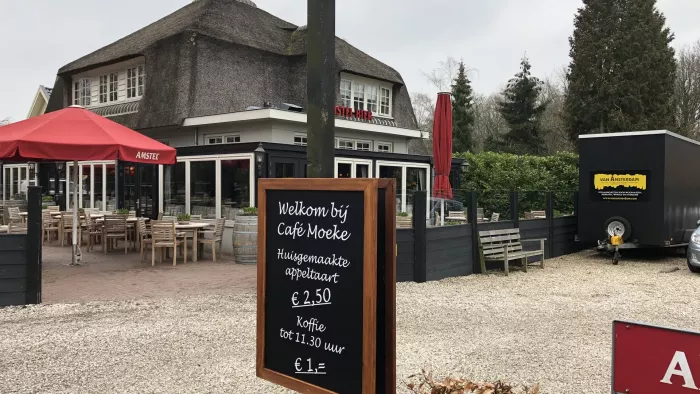 Start buitenschilderwerk Cafe-Moeke